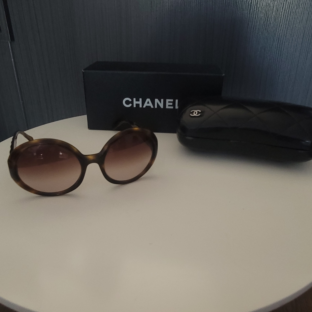 CHANEL Brown Gradient Sunglasses